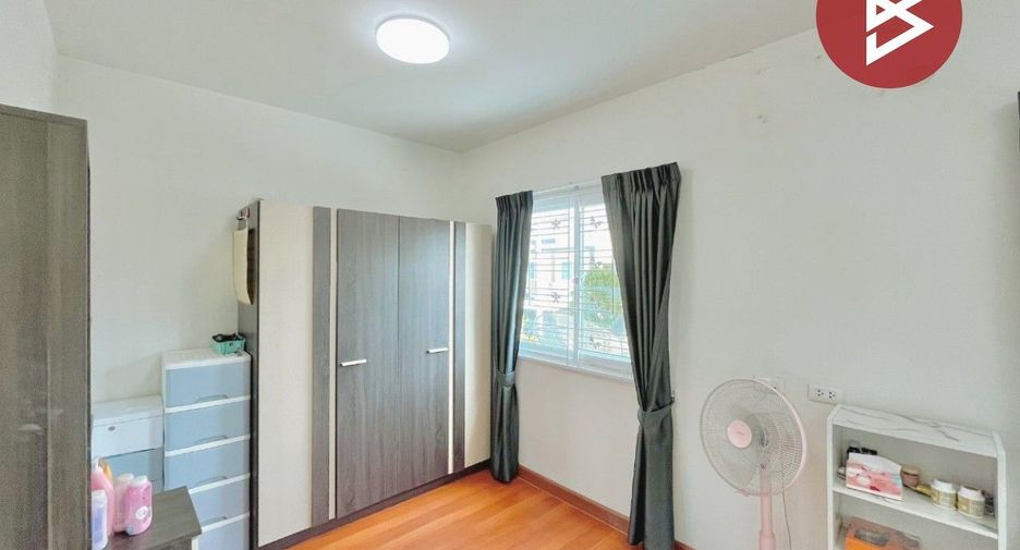 For sale 3 bedrooms townhouse in Lat Krabang, Bangkok