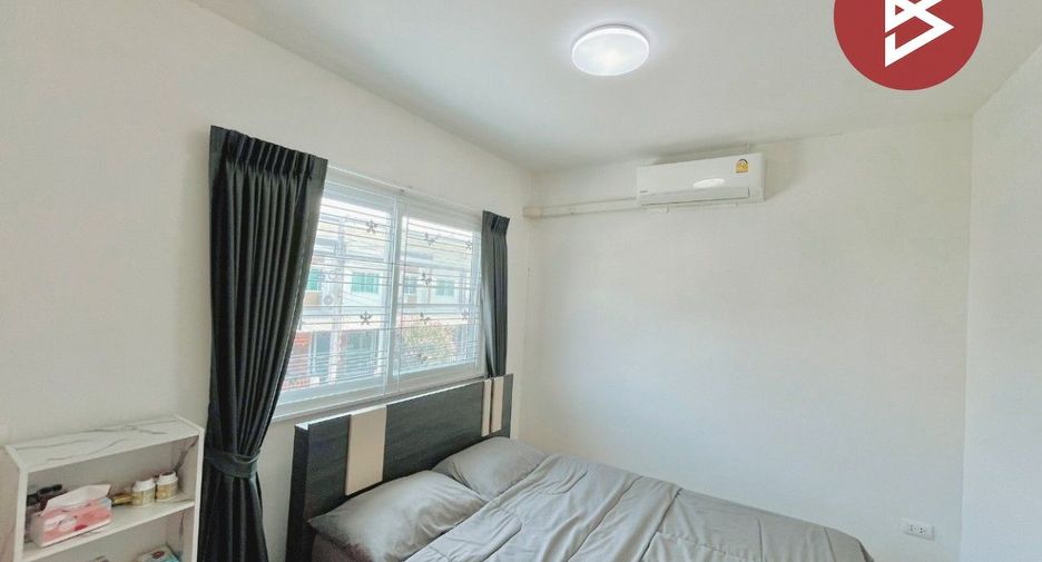 For sale 3 bedrooms townhouse in Lat Krabang, Bangkok