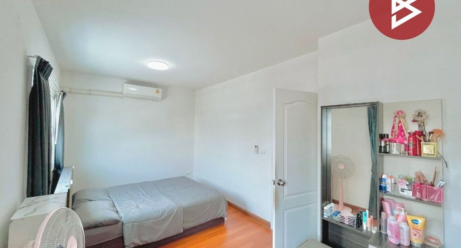 For sale 3 bedrooms townhouse in Lat Krabang, Bangkok