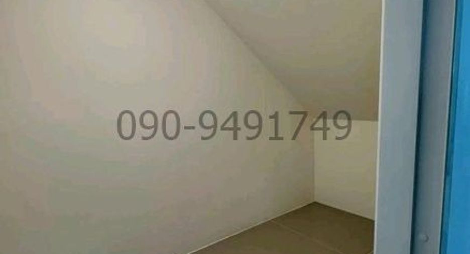 For rent 3 bedrooms townhouse in Khlong Sam Wa, Bangkok