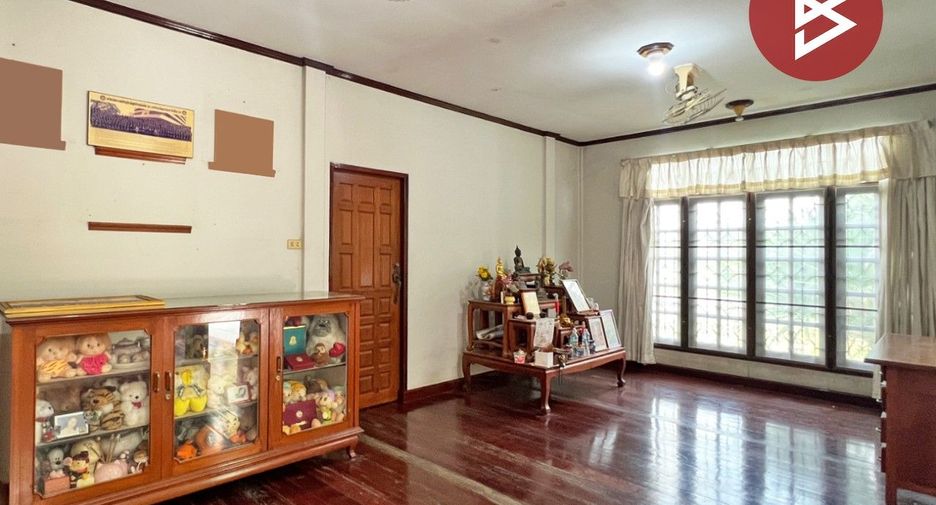 For sale 3 bedrooms house in Krathum Baen, Samut Sakhon