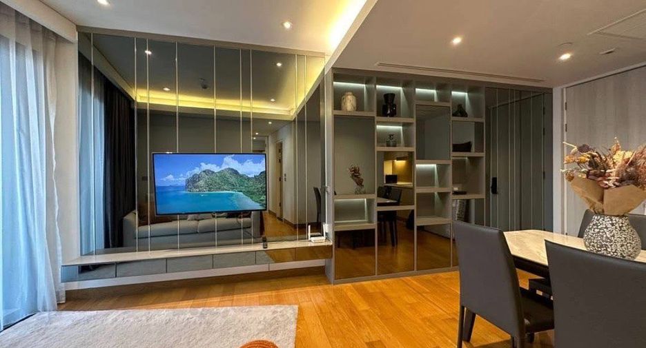 For rent 2 bedrooms condo in Khlong Toei, Bangkok
