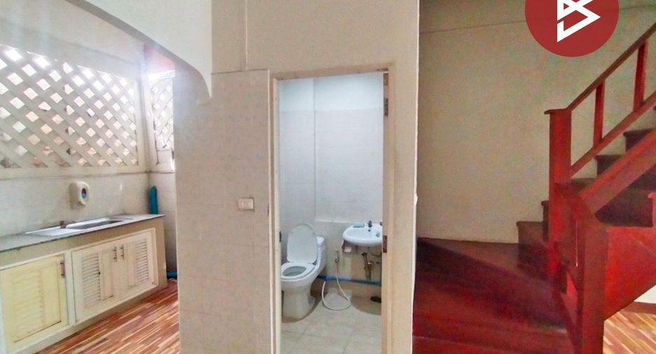 Casa adosada en venta de 2 habitaciones en Lat Krabang, Bangkok