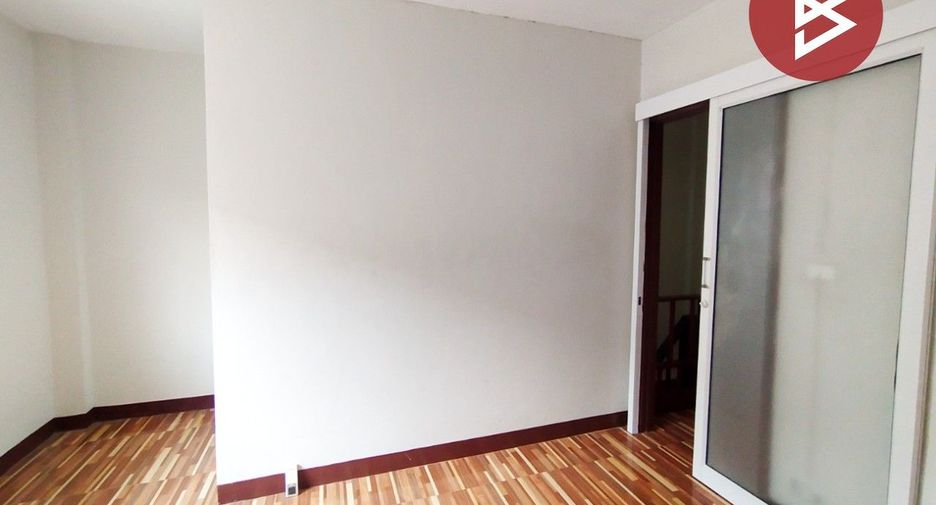 Casa adosada en venta de 2 habitaciones en Lat Krabang, Bangkok