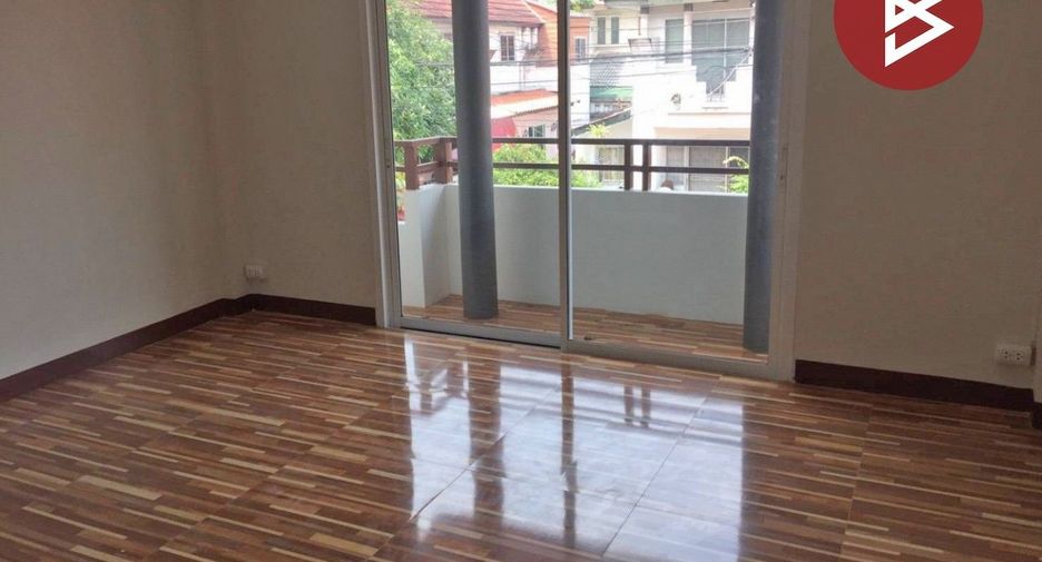 Casa adosada en venta de 2 habitaciones en Lat Krabang, Bangkok