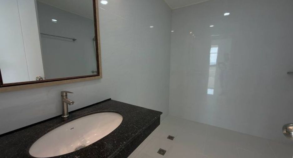 For sale 2 bedrooms condo in Sattahip, Chonburi