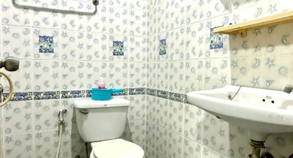 For sale 2 bedrooms townhouse in Mueang Samut Prakan, Samut Prakan