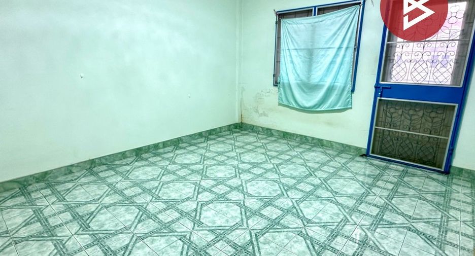 For sale 2 bedrooms townhouse in Mueang Samut Prakan, Samut Prakan