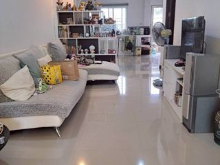 Casa adosada en venta de 2 habitaciones en Kathu, Phuket