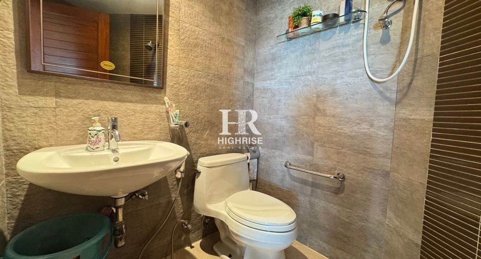 For sale 2 bedrooms condo in North Pattaya, Pattaya