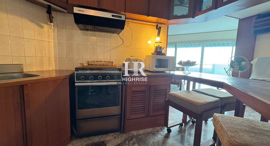For sale 2 bedrooms condo in North Pattaya, Pattaya