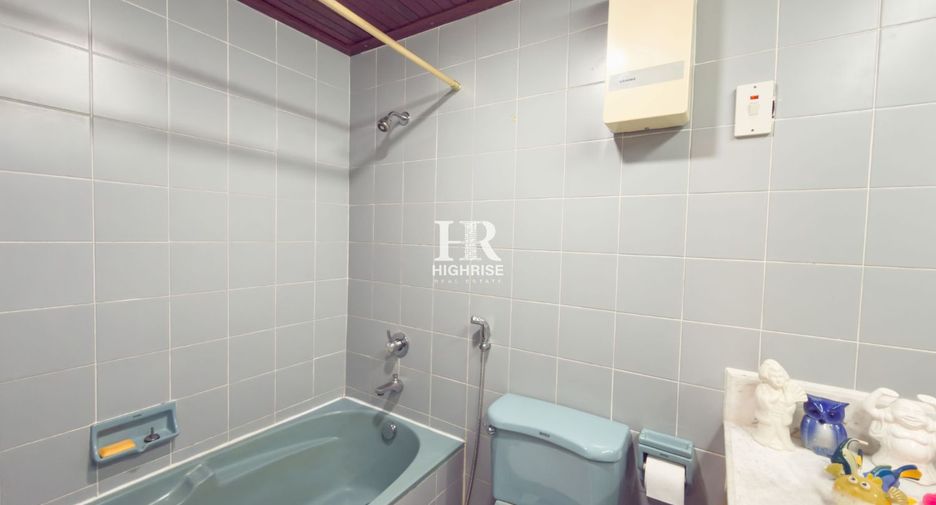 For sale 3 bedrooms condo in North Pattaya, Pattaya
