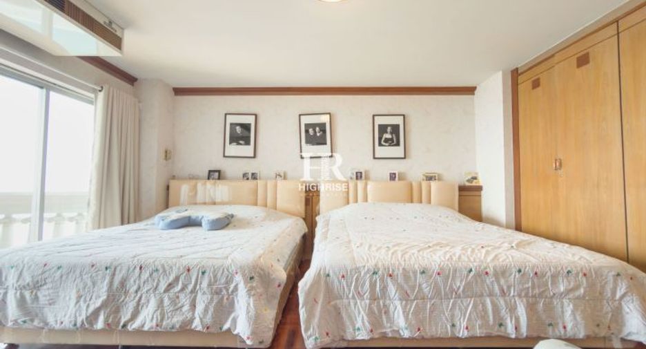 For sale 3 bedrooms condo in North Pattaya, Pattaya