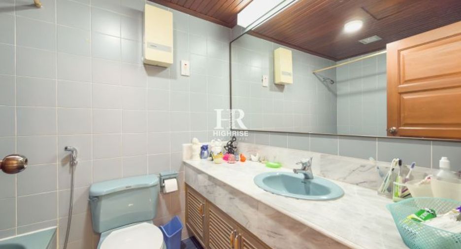 For sale 3 bedrooms condo in North Pattaya, Pattaya