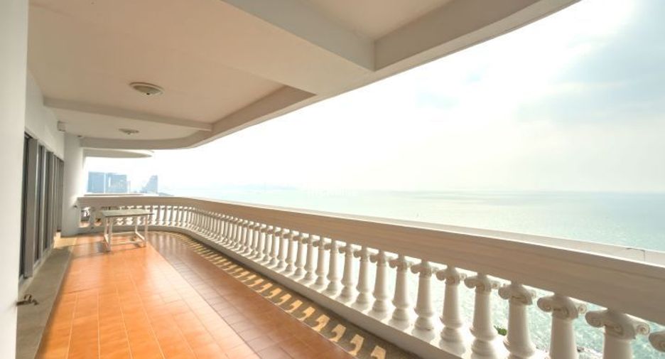 For sale 3 bedrooms condo in North Pattaya, Pattaya
