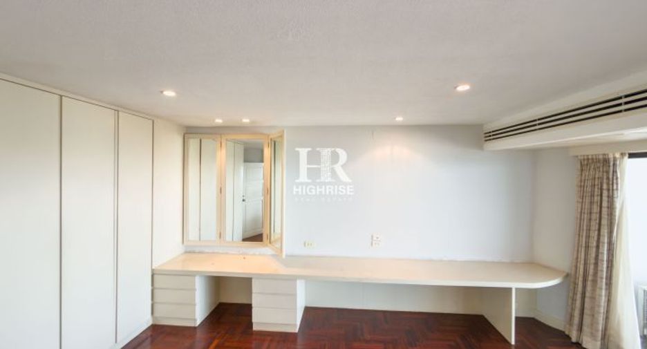 For sale 3 bedrooms condo in North Pattaya, Pattaya