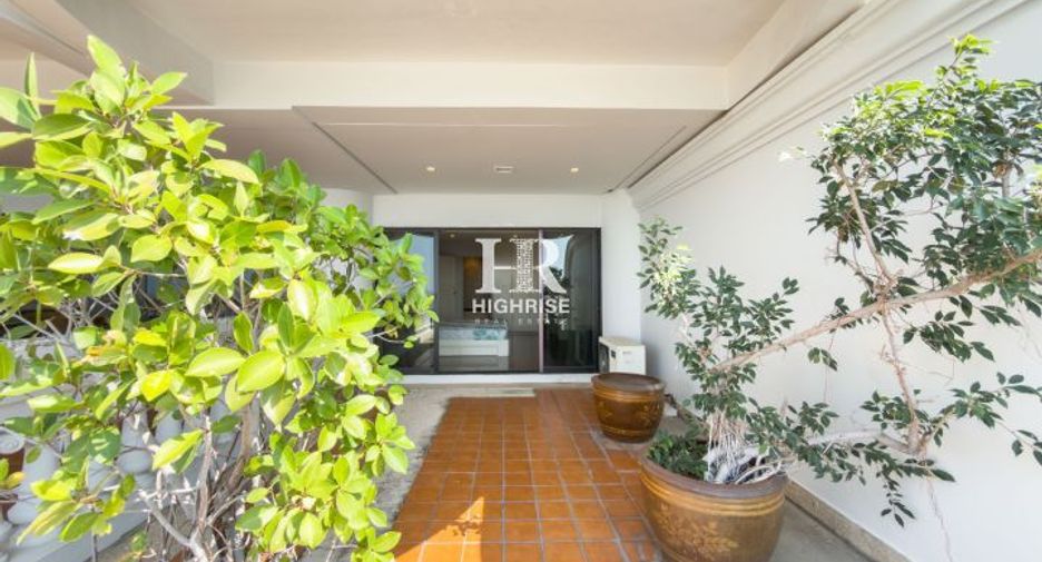 For sale 3 bedrooms condo in North Pattaya, Pattaya