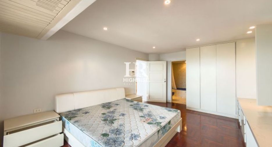 For sale 3 bedrooms condo in North Pattaya, Pattaya