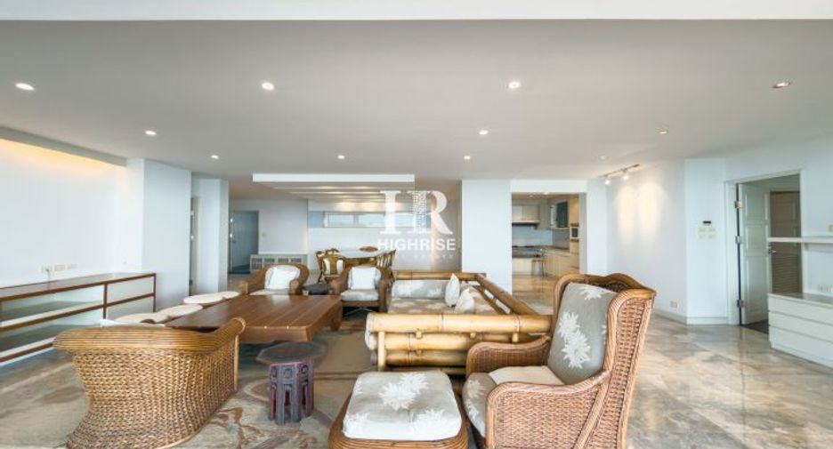 For sale 3 bedrooms condo in North Pattaya, Pattaya