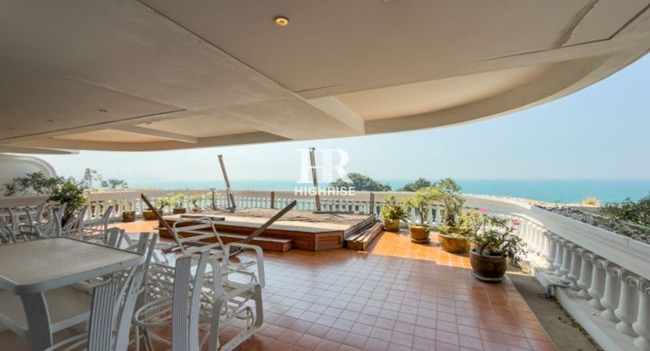 For sale 3 bedrooms condo in North Pattaya, Pattaya