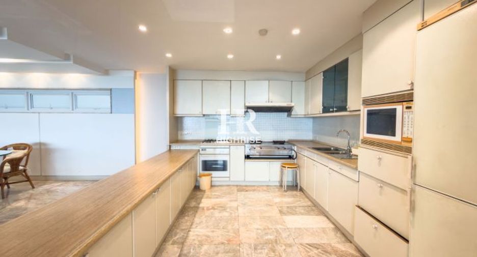 For sale 3 bedrooms condo in North Pattaya, Pattaya