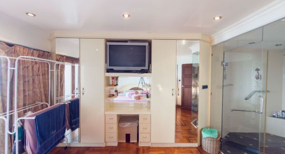 For sale 2 bedrooms condo in North Pattaya, Pattaya