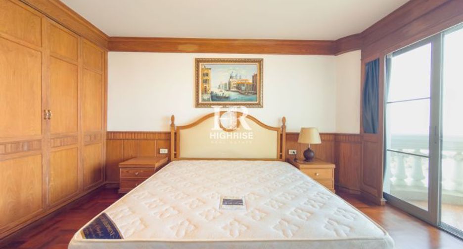 For sale 3 bedrooms condo in North Pattaya, Pattaya