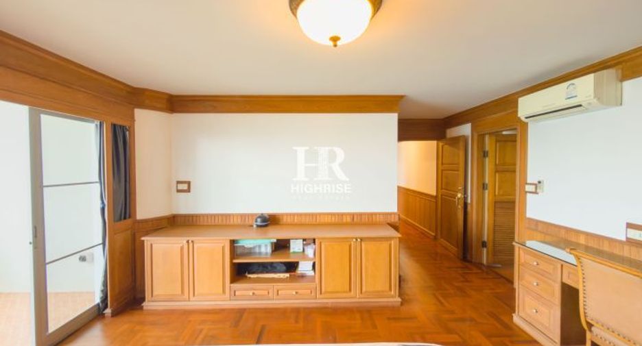 For sale 3 bedrooms condo in North Pattaya, Pattaya