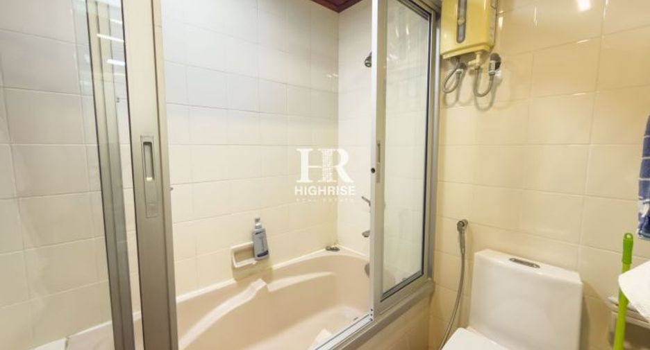 For sale 3 bedrooms condo in North Pattaya, Pattaya