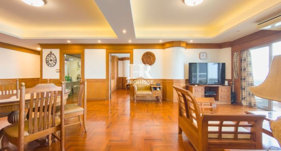 For sale 3 bedrooms condo in North Pattaya, Pattaya