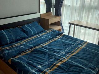 Продажа 1 кровать кондо в Хуаи Кхщанг, Бангкок