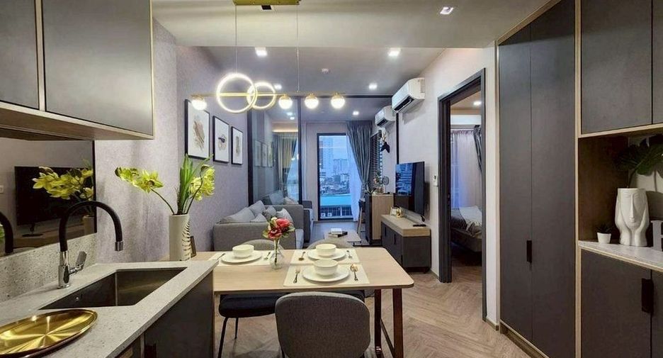 For rent 2 bedrooms condo in Bang Rak, Bangkok