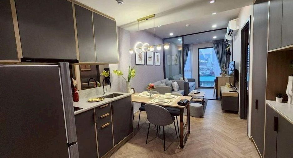 For rent 2 bedrooms condo in Bang Rak, Bangkok