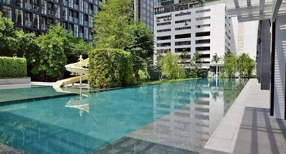 For rent and for sale 2 bedrooms condo in Pathum Wan, Bangkok
