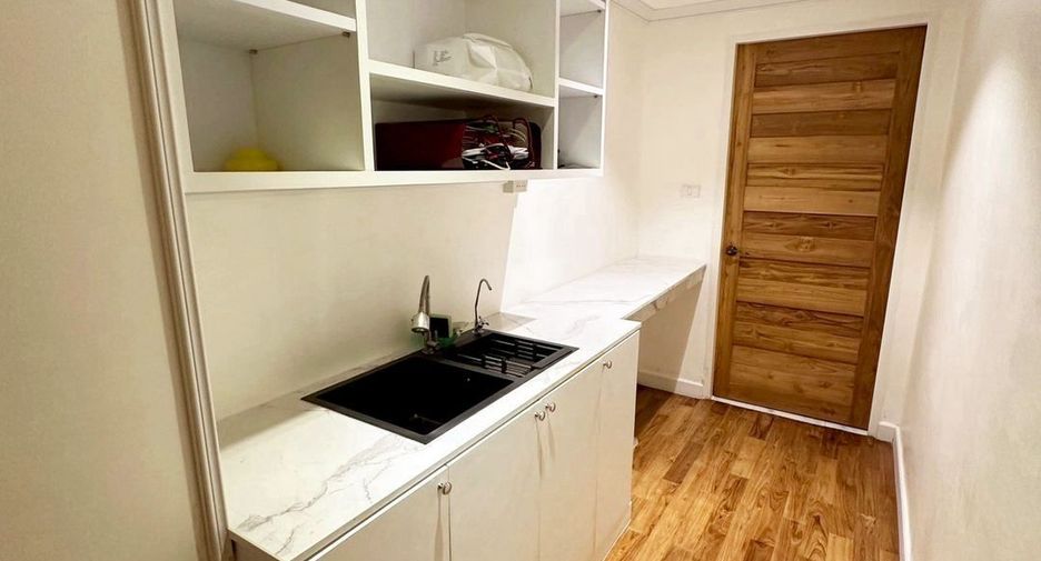 For sale 4 bedrooms condo in Bang Kho Laem, Bangkok