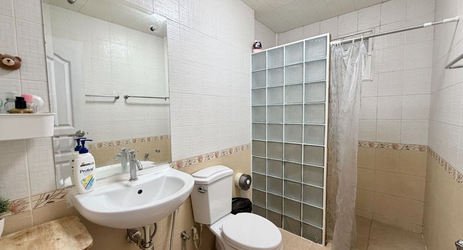 For sale 3 bedrooms house in East Pattaya, Pattaya