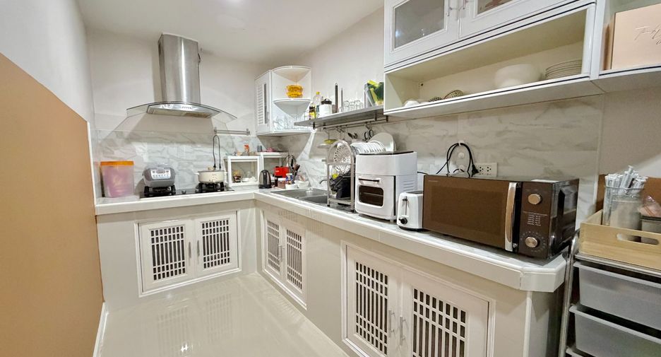 For sale 3 bedrooms house in East Pattaya, Pattaya