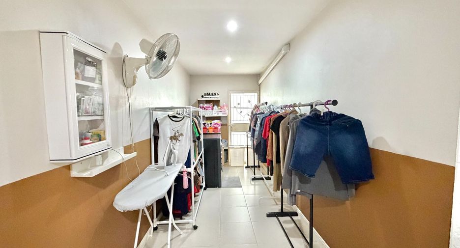 For sale 3 bedrooms house in East Pattaya, Pattaya
