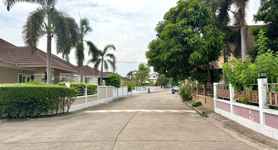For sale 3 bedrooms house in East Pattaya, Pattaya