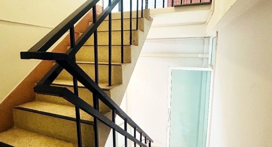 Casa adosada en venta de 2 habitaciones en Bang Sue, Bangkok