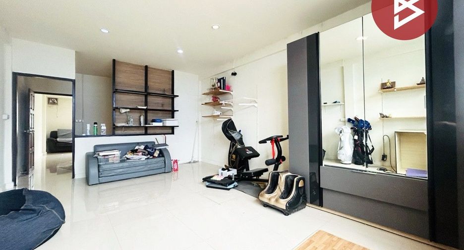 Casa adosada en venta de 2 habitaciones en Bang Sue, Bangkok