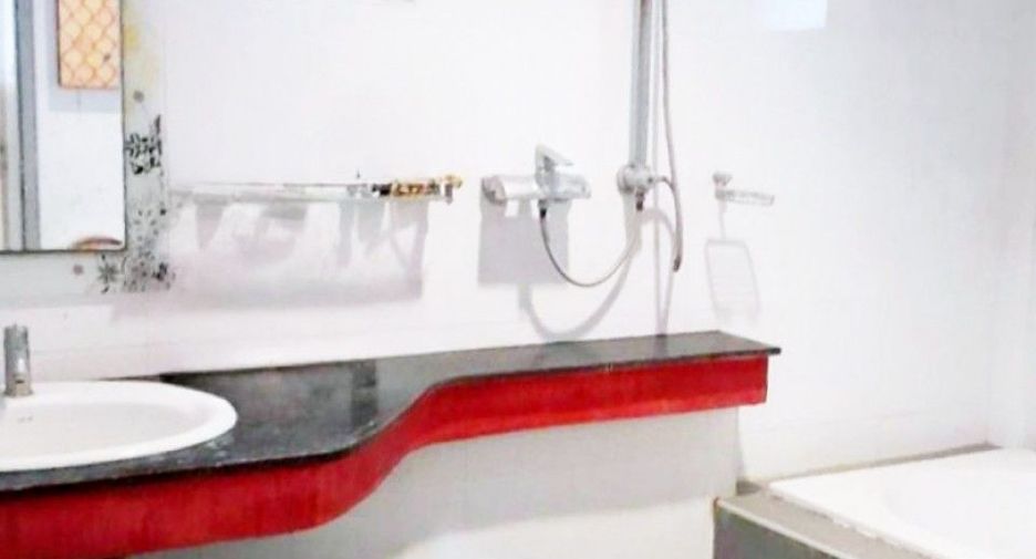 For sale 2 bedrooms house in Bang Kapi, Bangkok