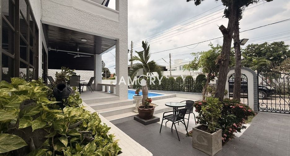 For rent 3 bedrooms house in Jomtien, Pattaya
