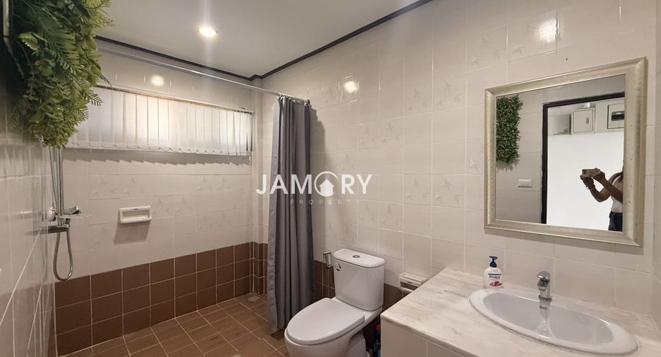 For rent 3 bedrooms house in Jomtien, Pattaya