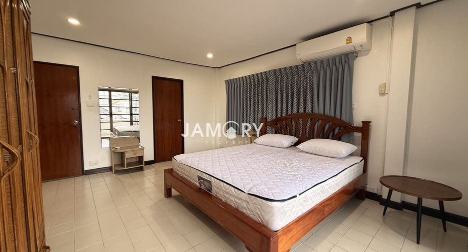 For rent 3 bedrooms house in Jomtien, Pattaya