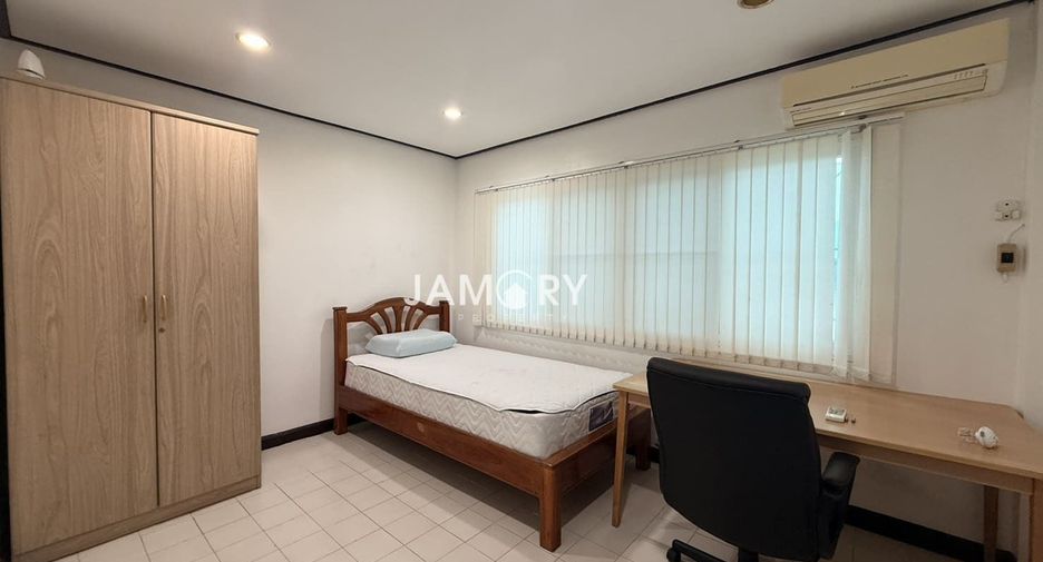 For rent 3 bedrooms house in Jomtien, Pattaya