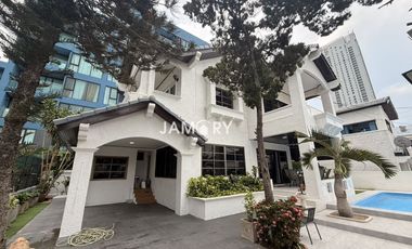 Casa en alquiler de 3 habitaciones en Jomtien, Pattaya