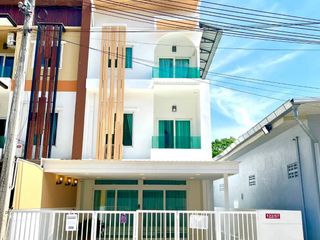 For Rent 3 Bedroom Townhouse In Mueang Chiang Mai