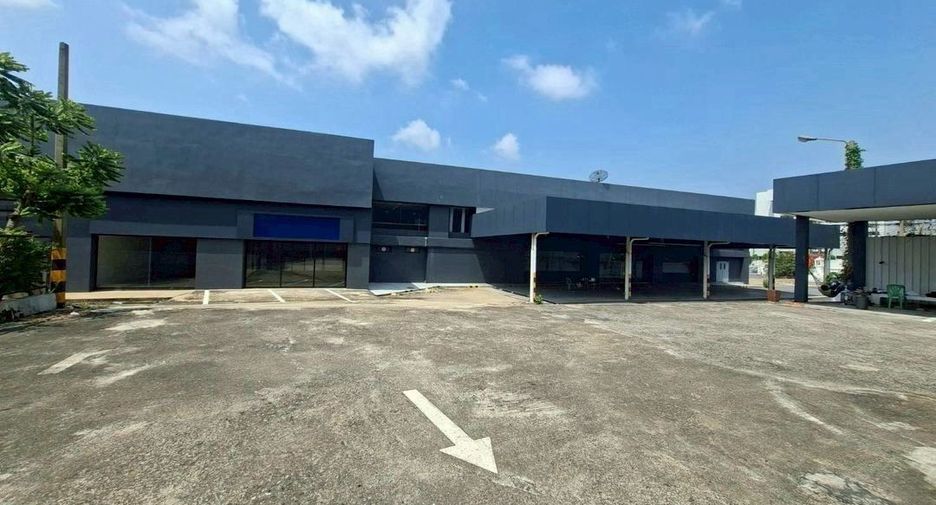 For rent retail Space in Phra Samut Chedi, Samut Prakan