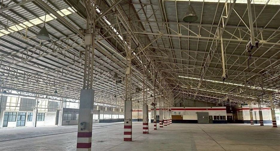 For rent retail Space in Phra Samut Chedi, Samut Prakan